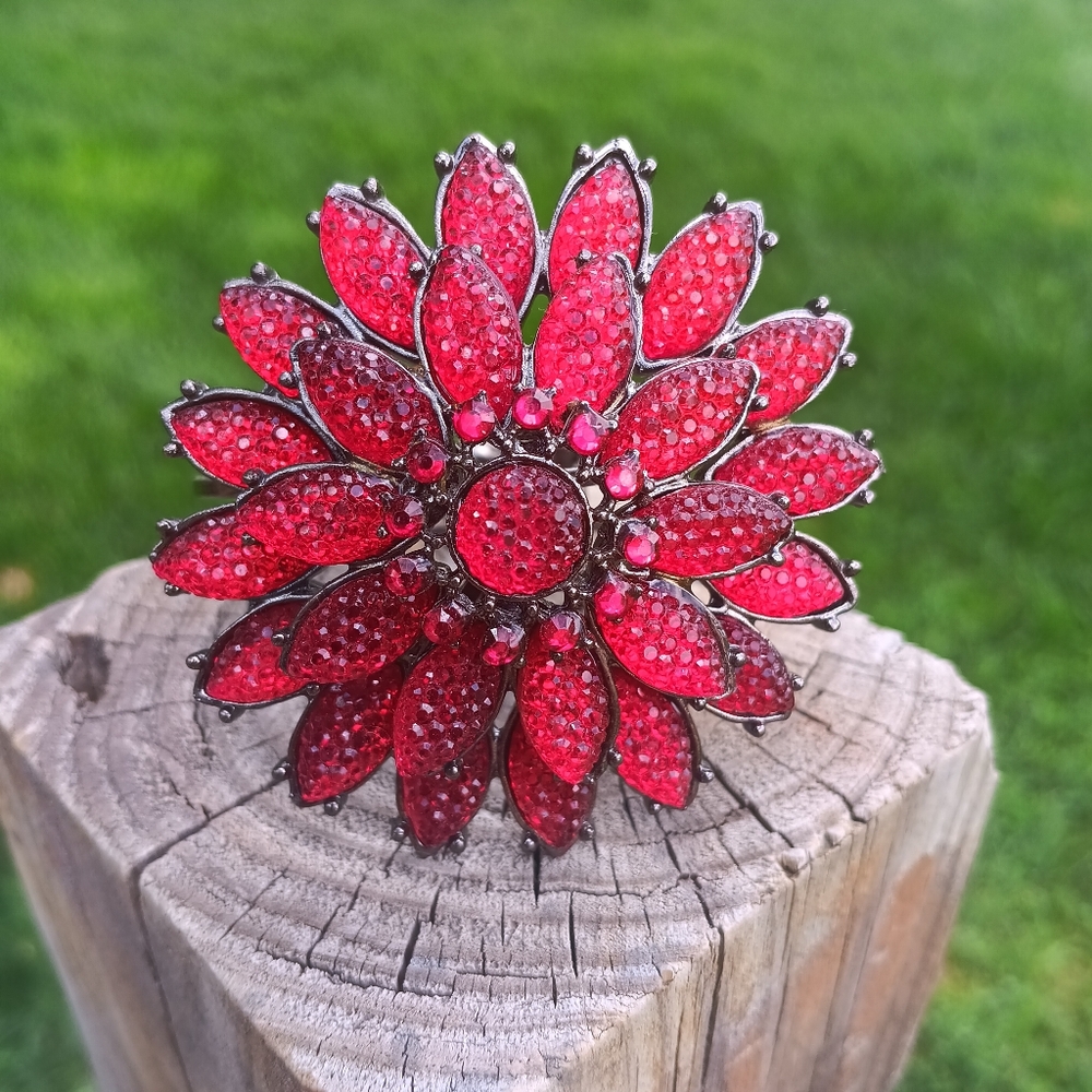 Elegant Red Floral Bracelet